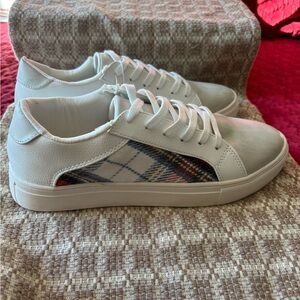 American Eagle White Leather Tartan Plaid  Accent Sneakers size 9.5